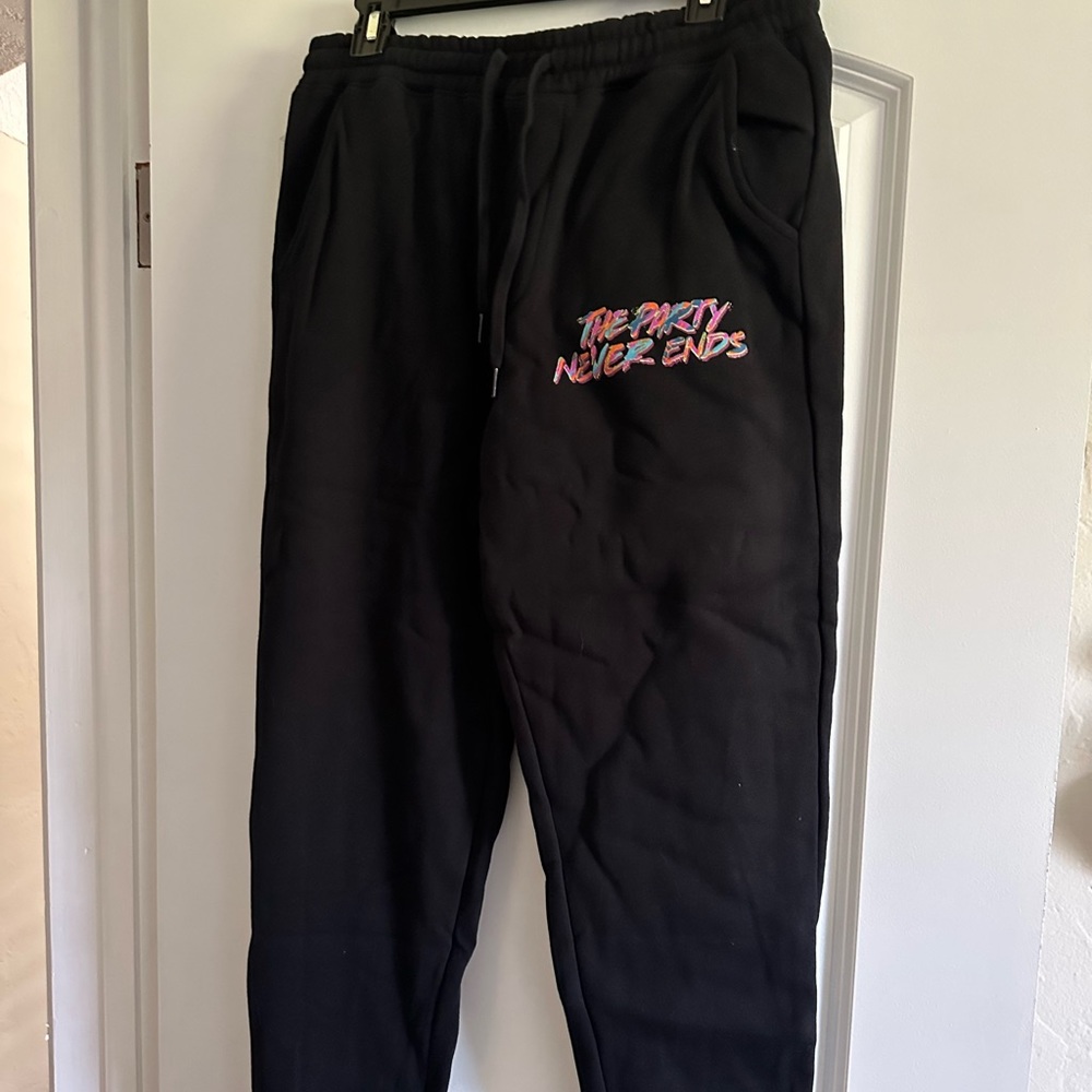 Juice World sweats